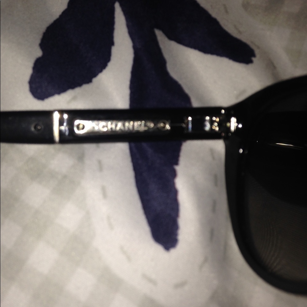 Chanel sunnies